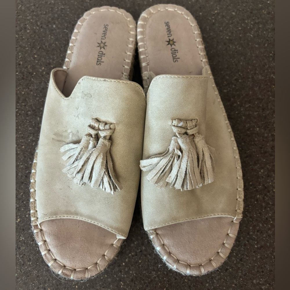 Tan suede slide with tassels, size 8.5, used but good condition cute!